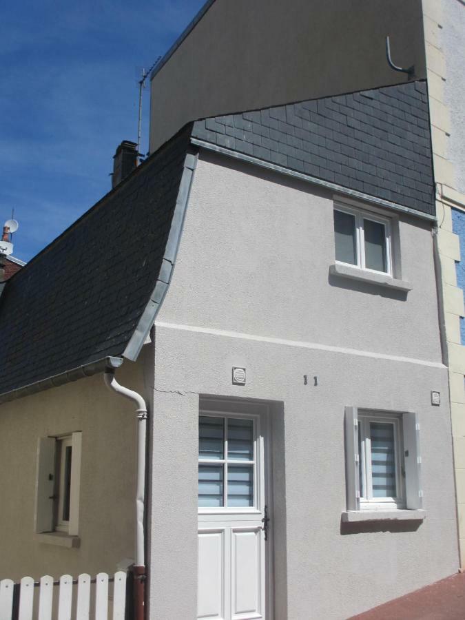 A 30 M Du Coeur De La Rue Des Bains Villa Trouville-sur-Mer Buitenkant foto